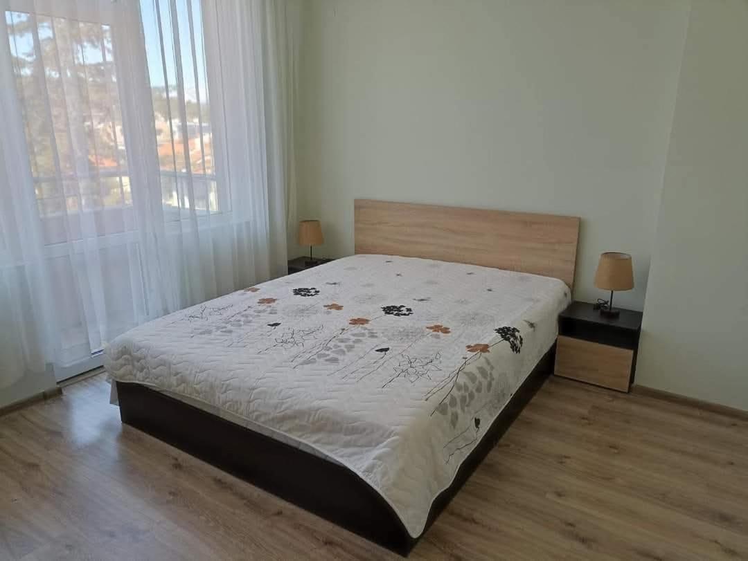 Приятелската Къща 호텔 벨린그래드 외부 사진